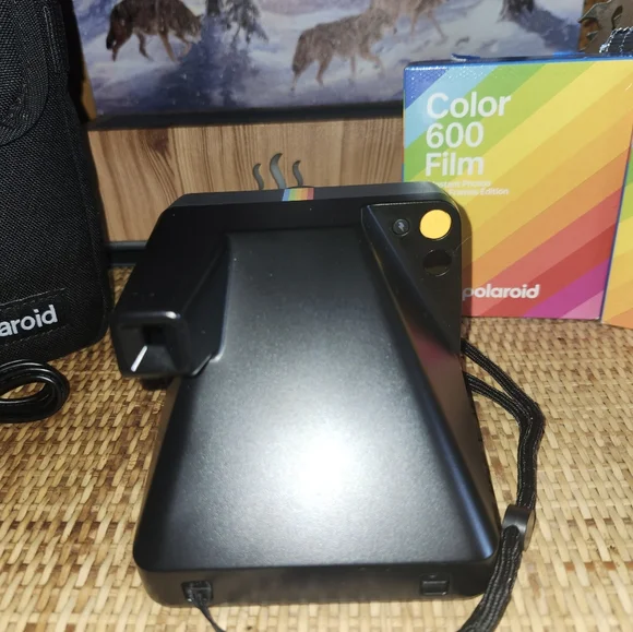 New Polaroid Camera - Picture 6 of 8